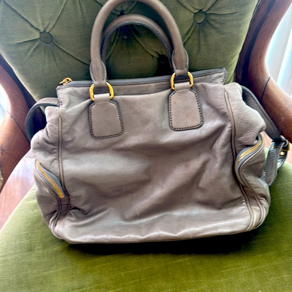 Miu Miu light grey Vitello large tote/crossbody bag - Picture 2 of 7